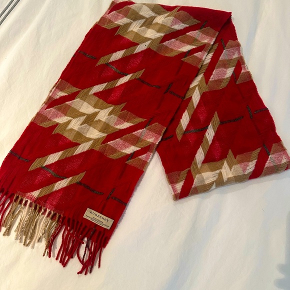Burberry cashmere women’s scarf - Picture 1 of 3
